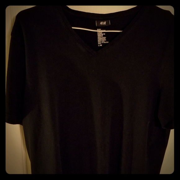 H&M Other - Like new black modern fit H&M men's vee neck Lrg